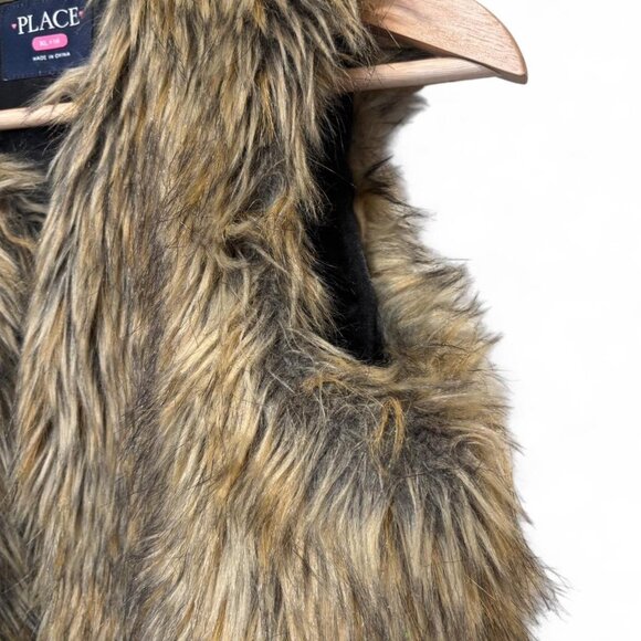 Faux Fur Cropped Vest – XL Kids / XS–S Adult | Y2K Statement - Picture 6 of 7